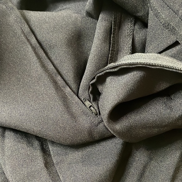 Black polyester skirt size 8 - Picture 6 of 12